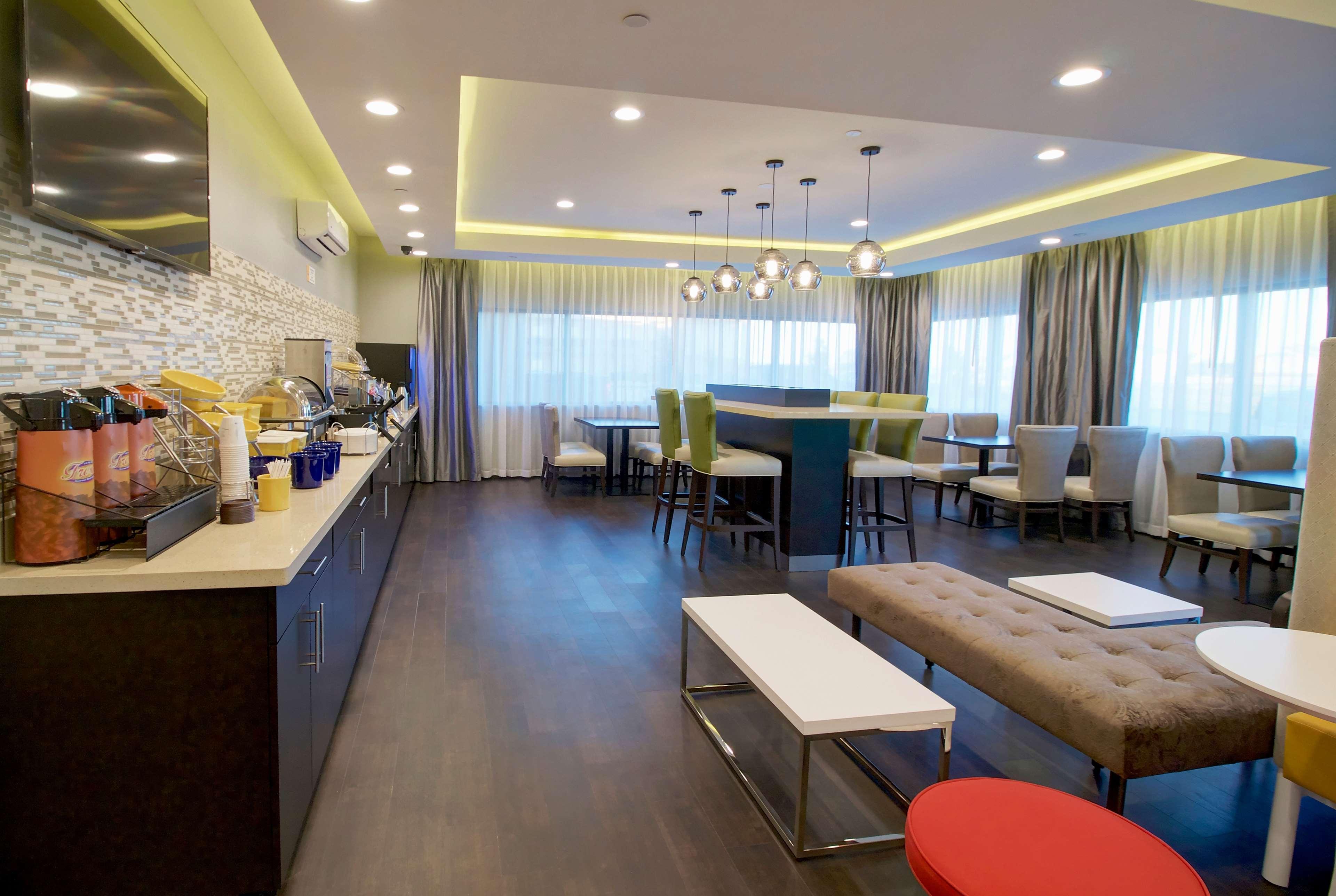 Days Inn & Suites By Wyndham Port Arthur Buitenkant foto