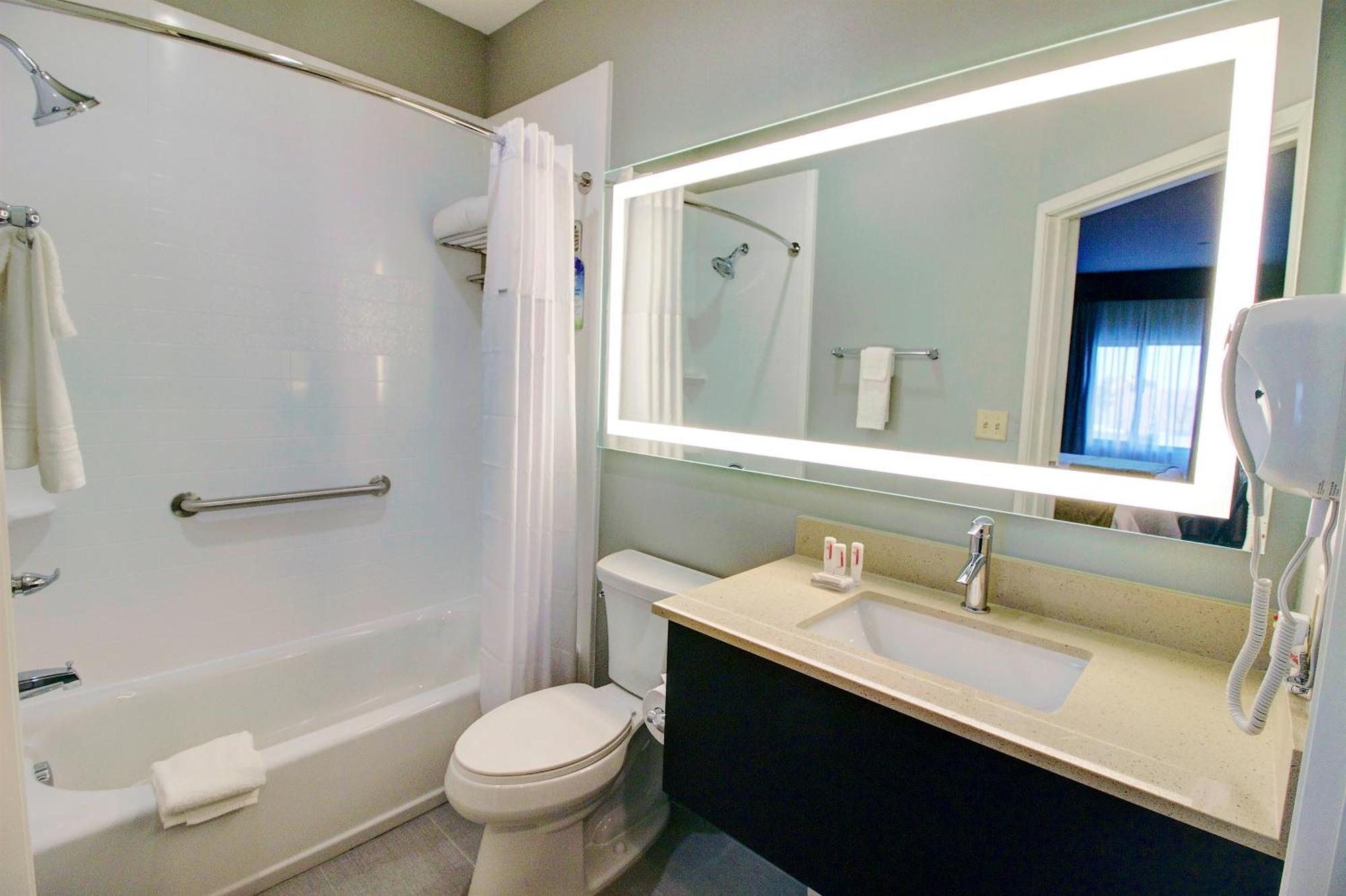 Days Inn & Suites By Wyndham Port Arthur Buitenkant foto