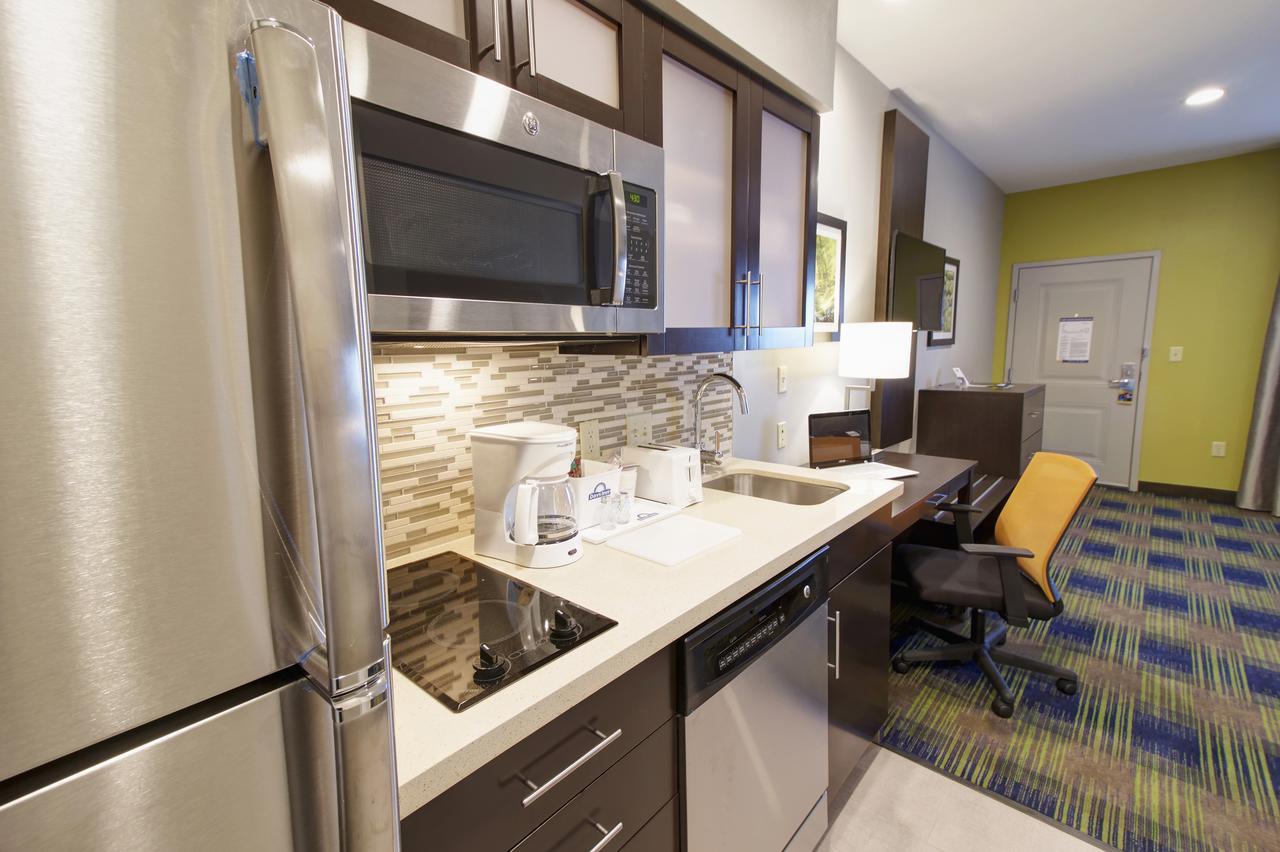 Days Inn & Suites By Wyndham Port Arthur Buitenkant foto