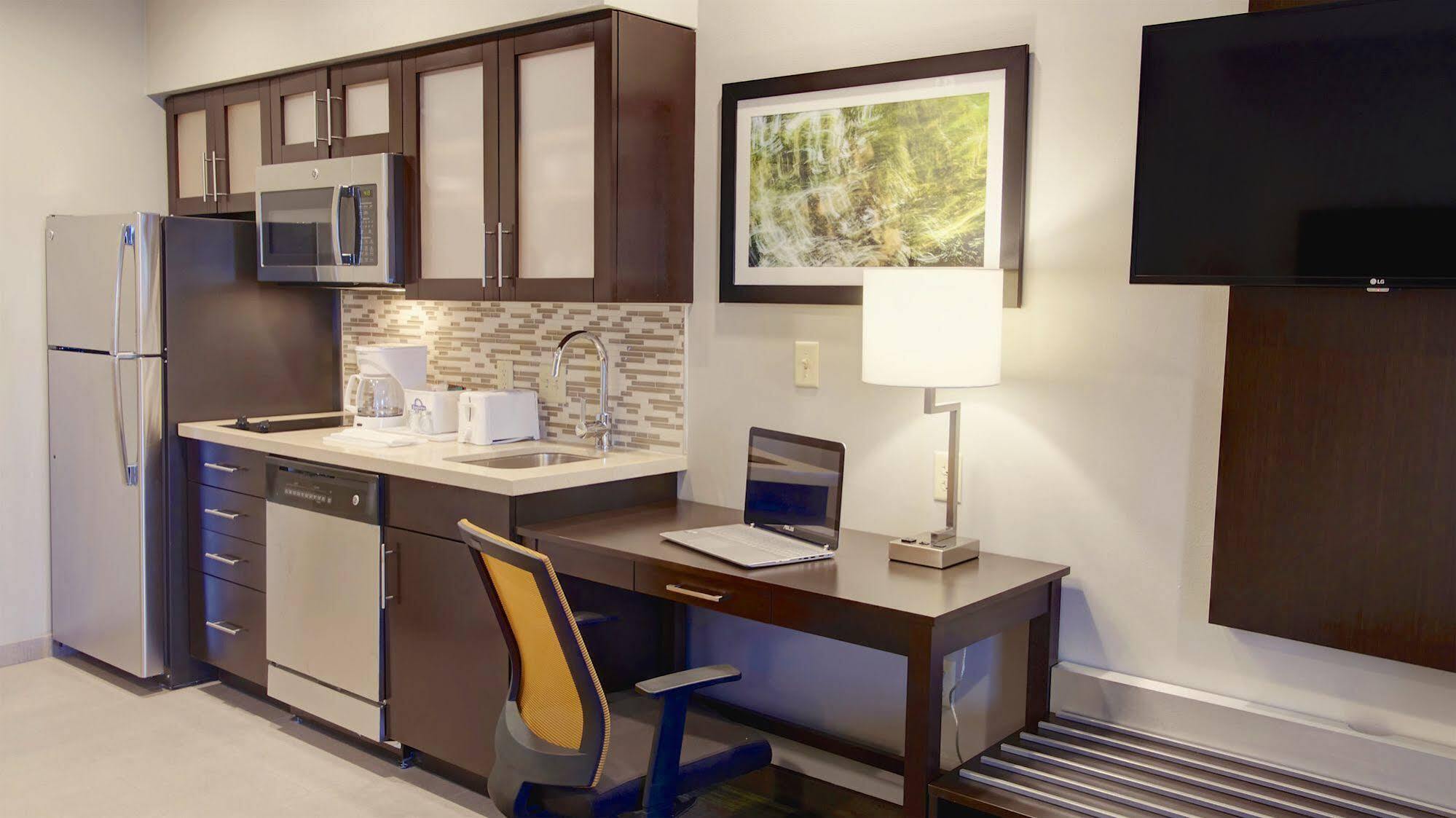 Days Inn & Suites By Wyndham Port Arthur Buitenkant foto